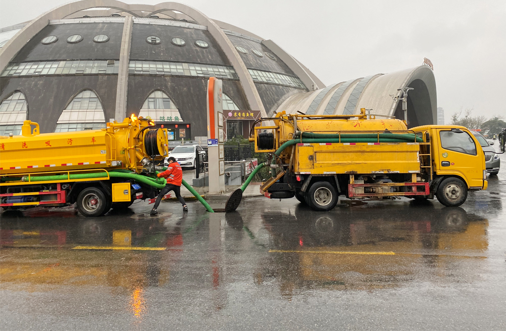 271新昌商场管道清淤